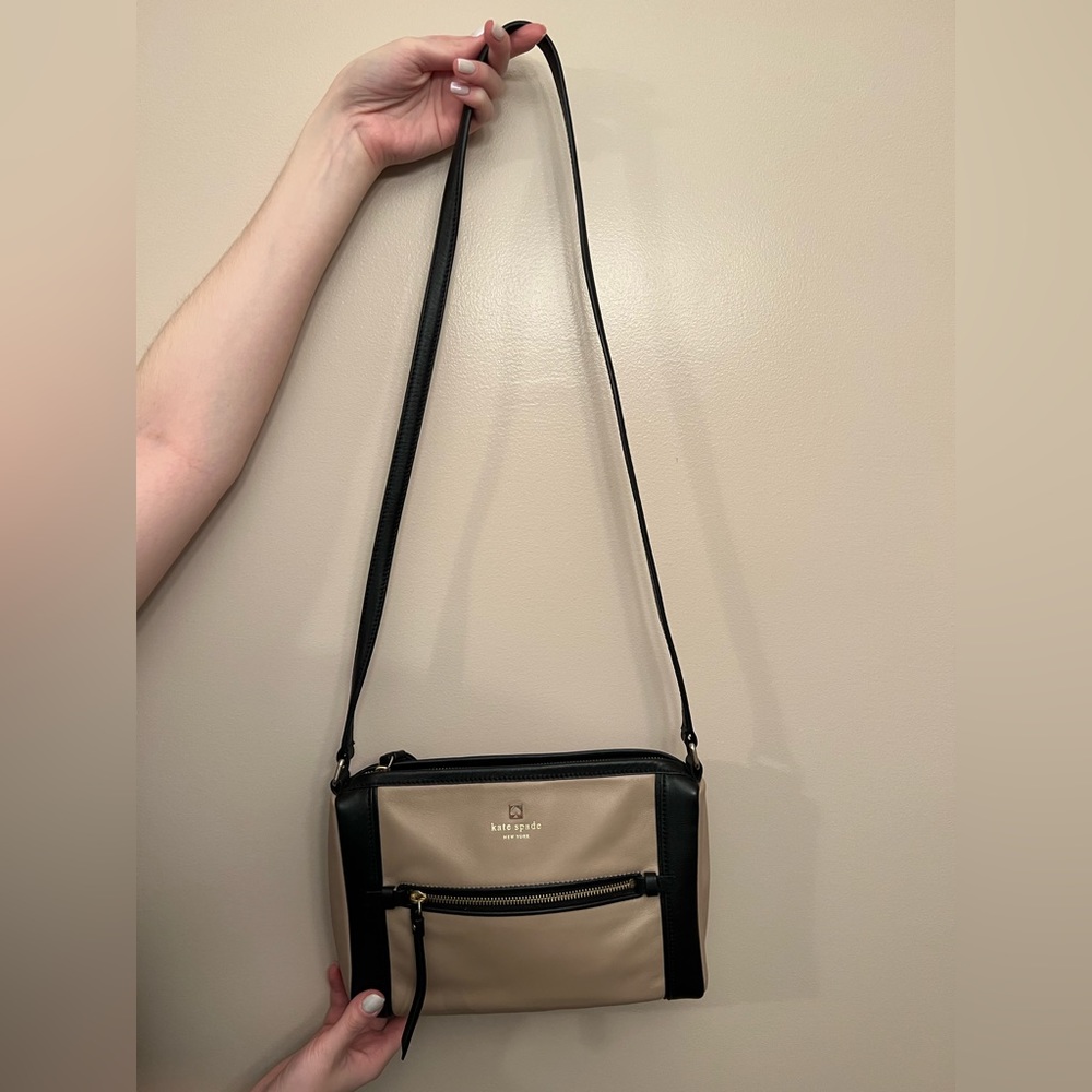 Black and tan leather crossbody Kate spade purse!